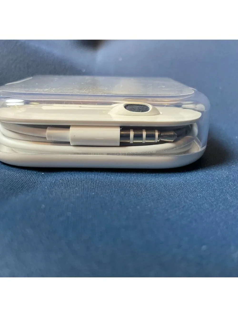 Apple genuine earpods